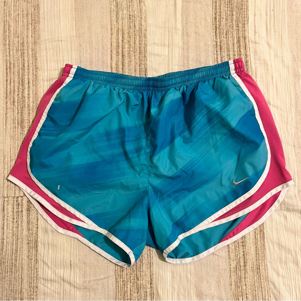 Women’s Nike shorts size Medium